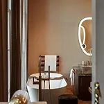 Szálloda Rosewood 5*