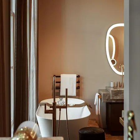 Otel Rosewood 5*